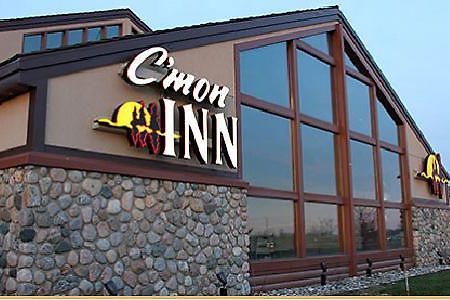 C'Mon Inn & Suites Фарго Экстерьер фото