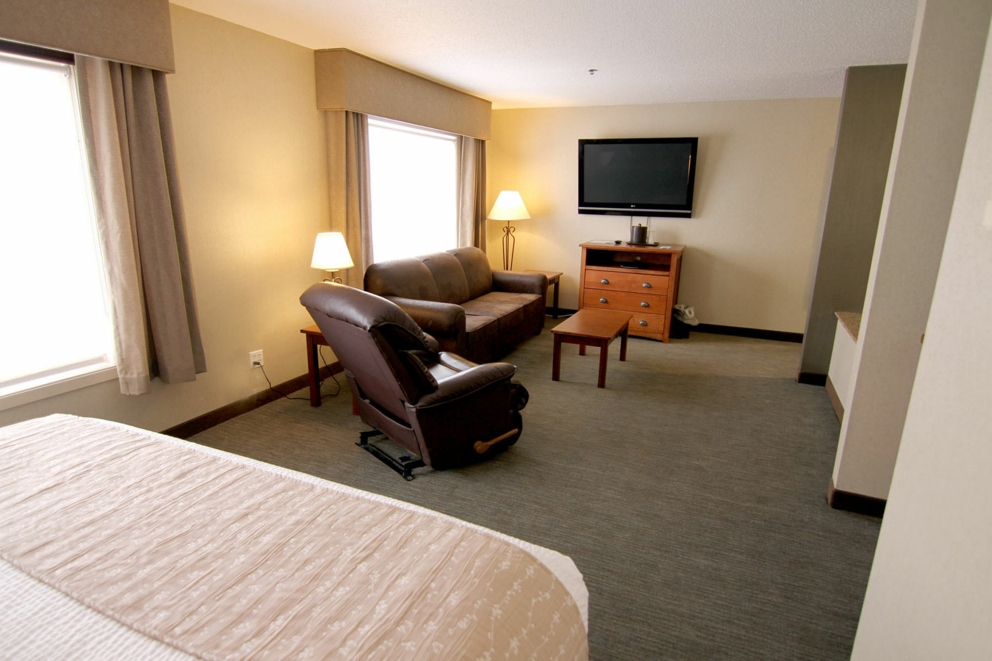C'Mon Inn & Suites Фарго Экстерьер фото